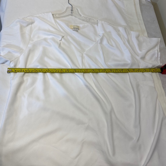 Alessa W  V-neck White Top Size 20 - Picture 7 of 7